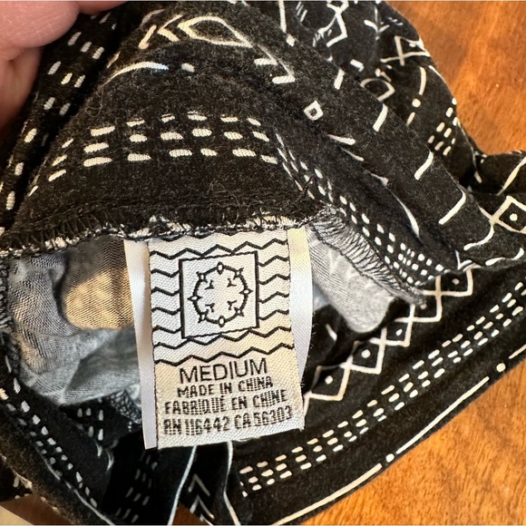 Tribal print maxi skirt with slit - Picture 2 of 2